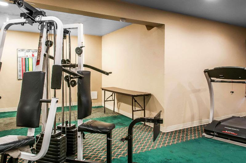 Мотель Rodeway Inn East