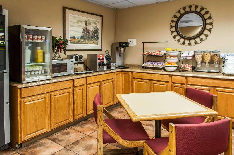 Мотель Rodeway Inn East