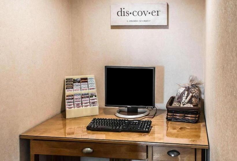 Мотель Rodeway Inn East