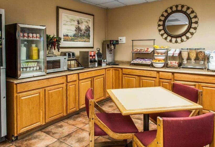 Мотель Rodeway Inn East