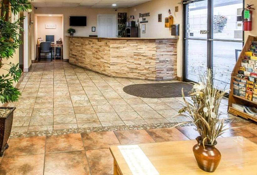 Мотель Rodeway Inn East