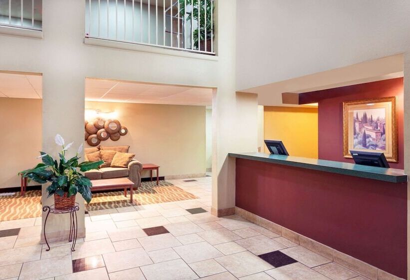 فندق على الطريق Super 8 By Wyndham Chandler Phoenix