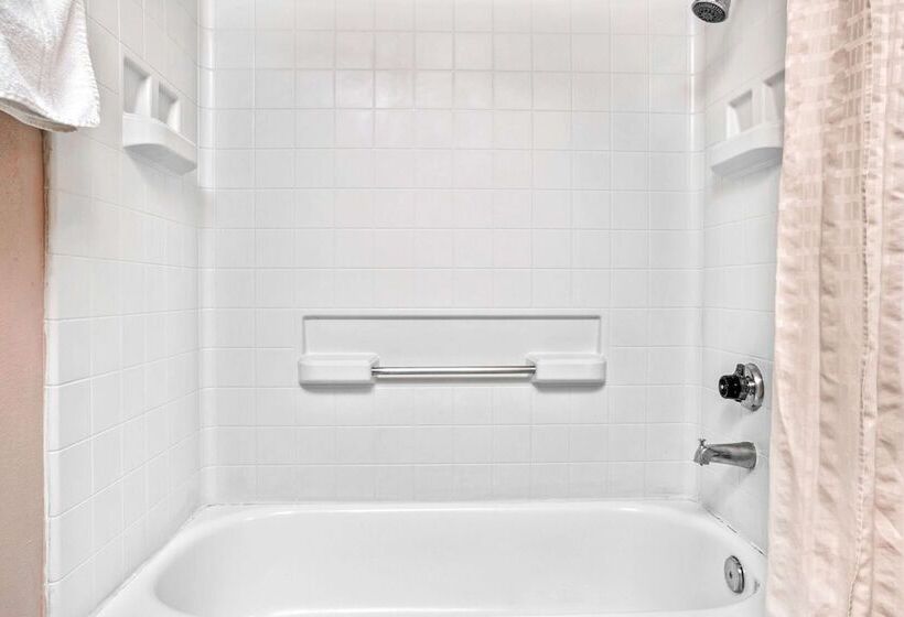 فندق على الطريق Super 8 By Wyndham Upland Ontario Ca