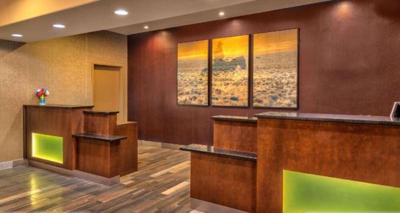 מוטל Surestay Hotel By Best Western Lovelock