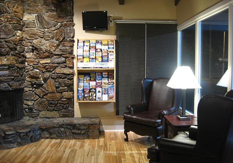 فندق على الطريق Thunderbird Lodge