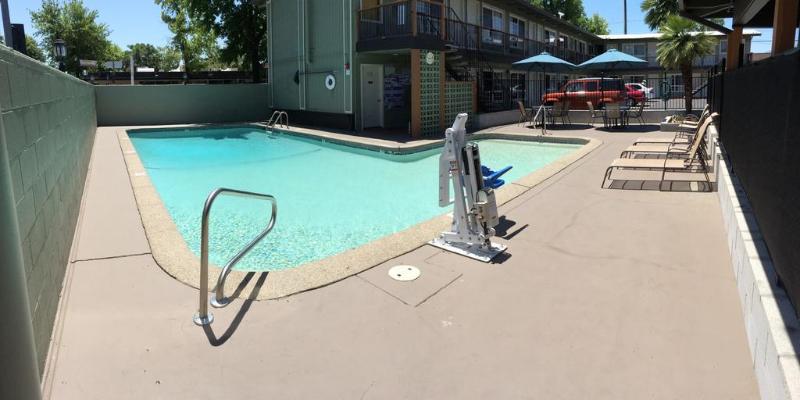 فندق على الطريق Thunderbird Lodge