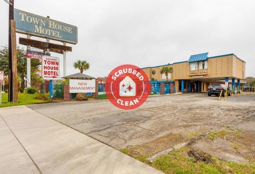 فندق على الطريق Town House Airport