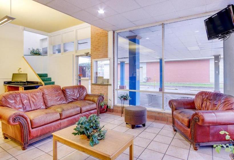 מוטל Town House Airport