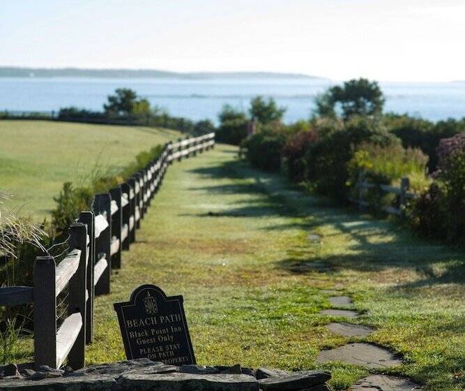 منتجع Black Point Inn