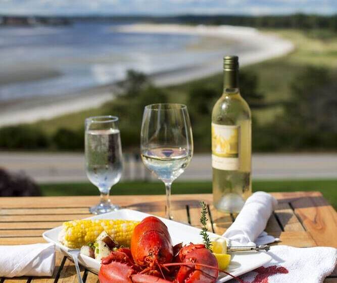 منتجع Black Point Inn