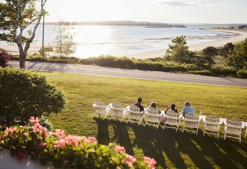 منتجع Black Point Inn