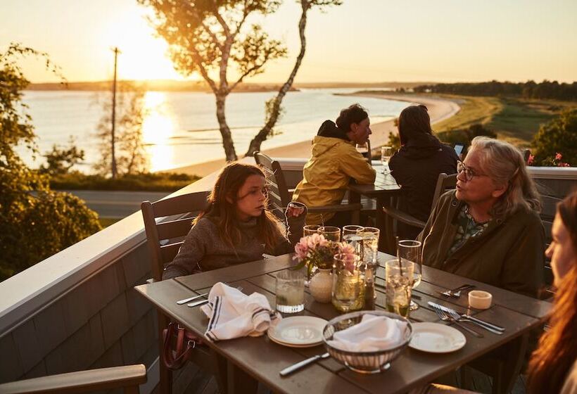 منتجع Black Point Inn