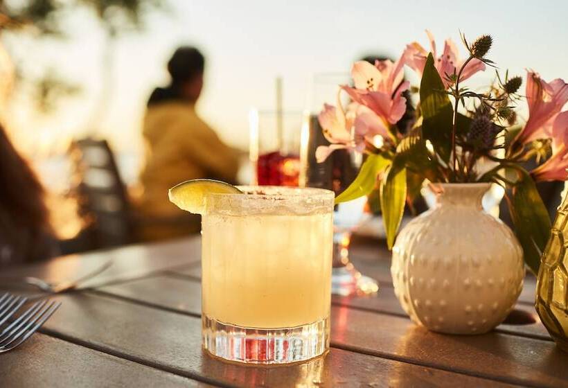 منتجع Black Point Inn