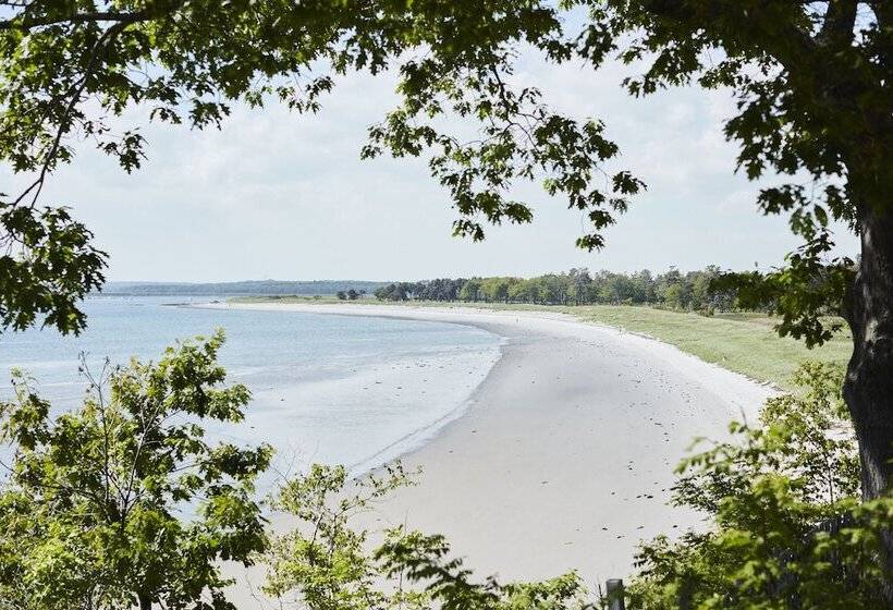 منتجع Black Point Inn