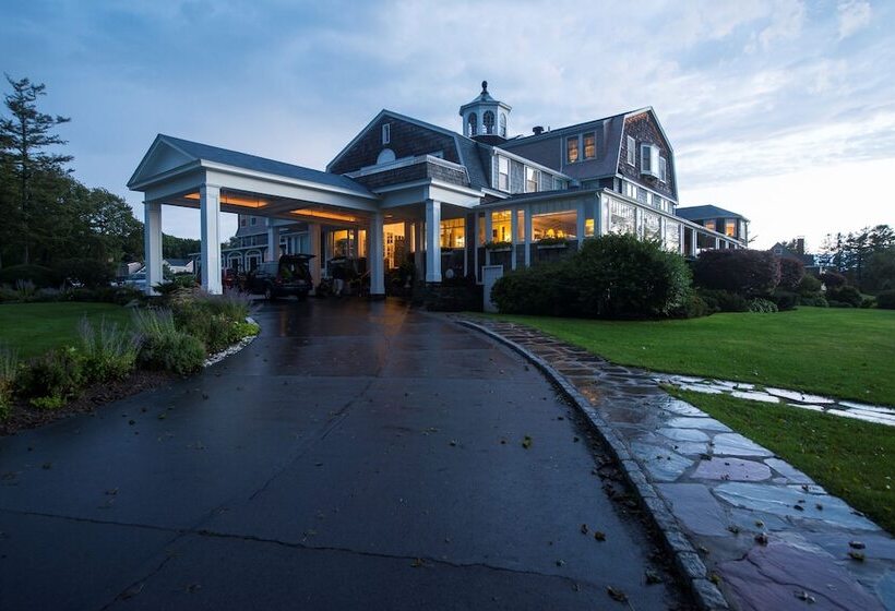 منتجع Black Point Inn