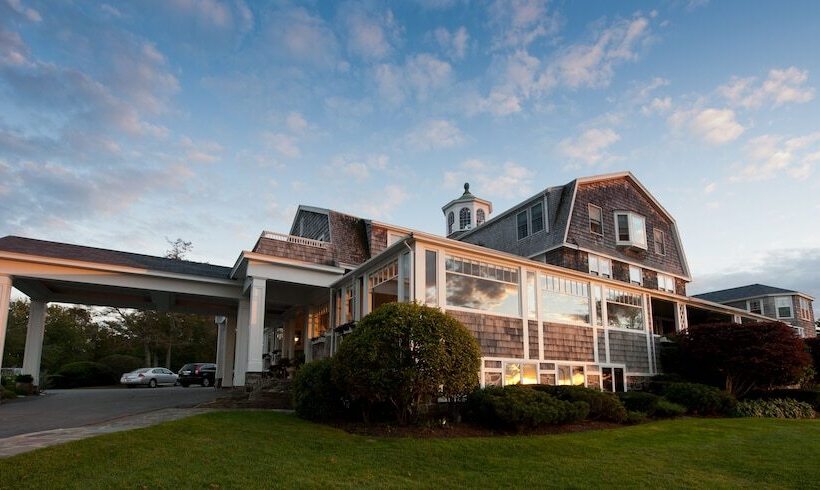 منتجع Black Point Inn