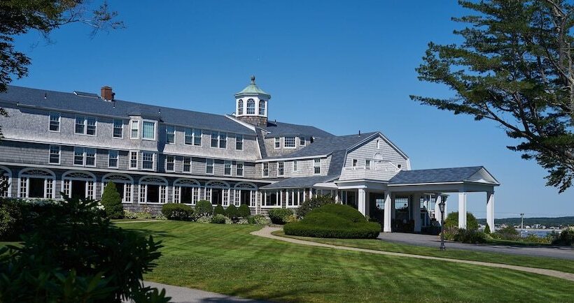 منتجع Black Point Inn