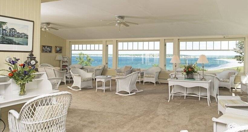 منتجع Black Point Inn