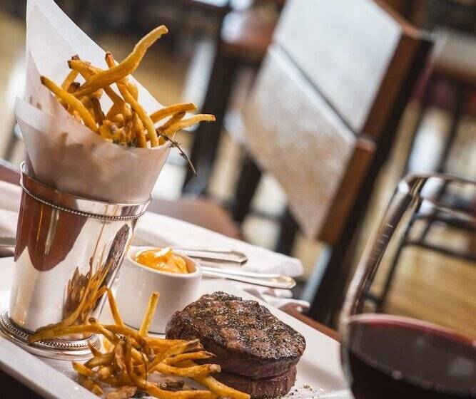 منتجع Black Point Inn