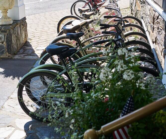 منتجع Black Point Inn