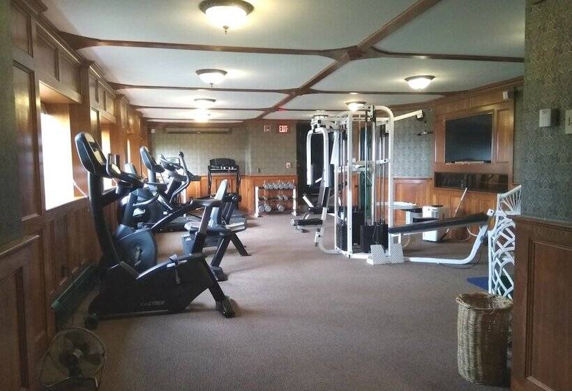 منتجع Black Point Inn