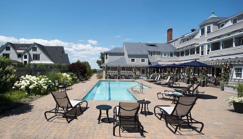 منتجع Black Point Inn