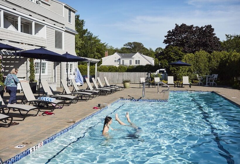 منتجع Black Point Inn