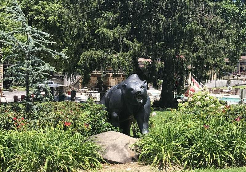 אתר נופש Brookside Lodge