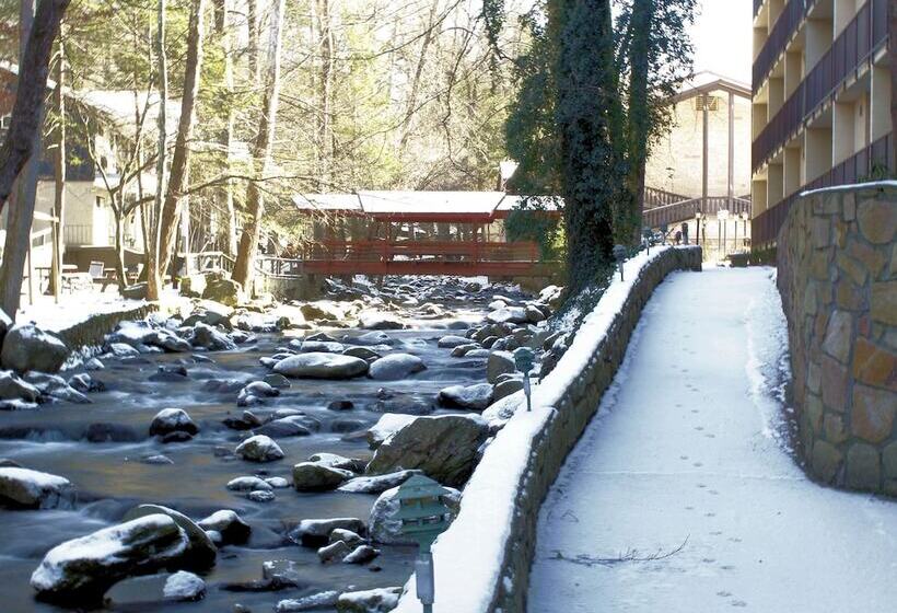 אתר נופש Brookside Lodge