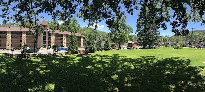 אתר נופש Brookside Lodge