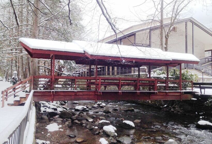 אתר נופש Brookside Lodge