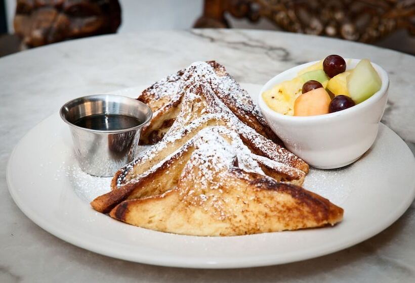 Курорт Catalina Hotel & Beach Club