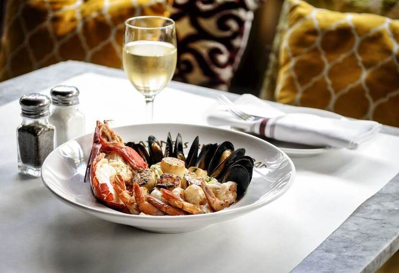 Курорт Catalina Hotel & Beach Club