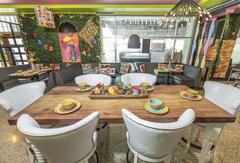 منتجع Catalina Hotel & Beach Club