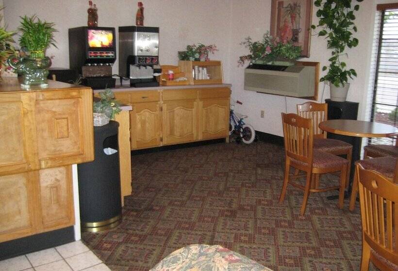 Royal Holiday Motel By Belvilla Gallup I 40