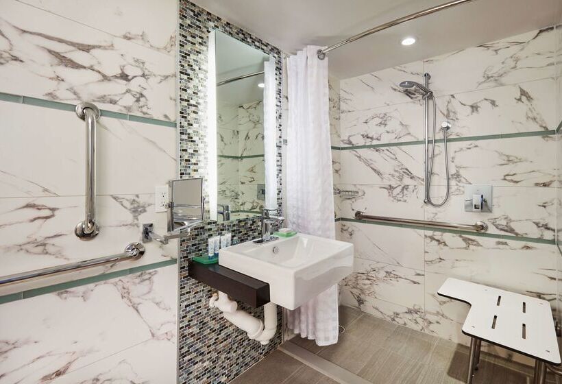 Waterstone Resort & Marina Boca Raton, Curio Collection By Hilton