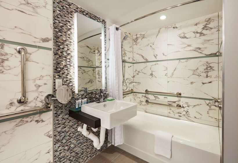 Waterstone Resort & Marina Boca Raton, Curio Collection By Hilton