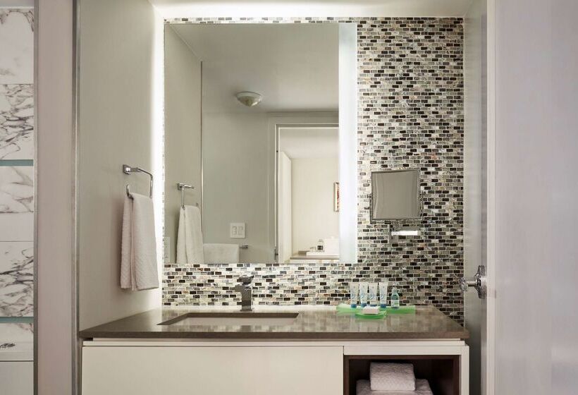 Waterstone Resort & Marina Boca Raton, Curio Collection By Hilton