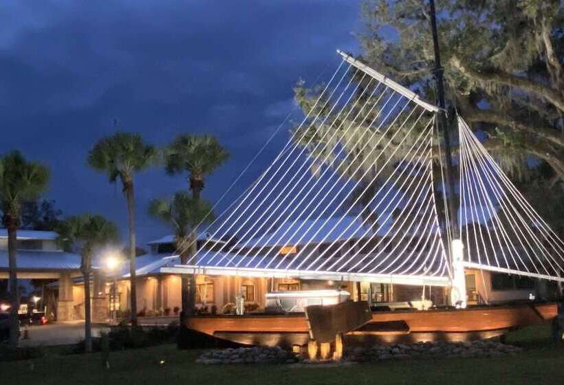 אתר נופש Paddletail Waterfront Lodge, Trademark Collection By Wyndham