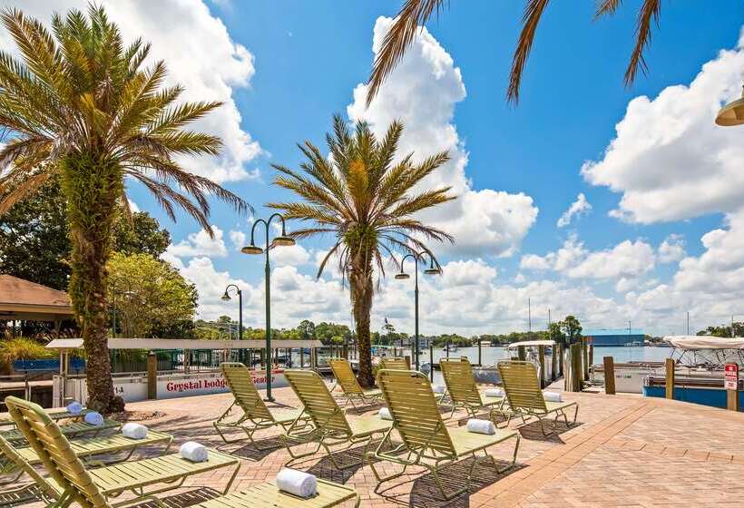 منتجع Paddletail Waterfront Lodge, Trademark Collection By Wyndham