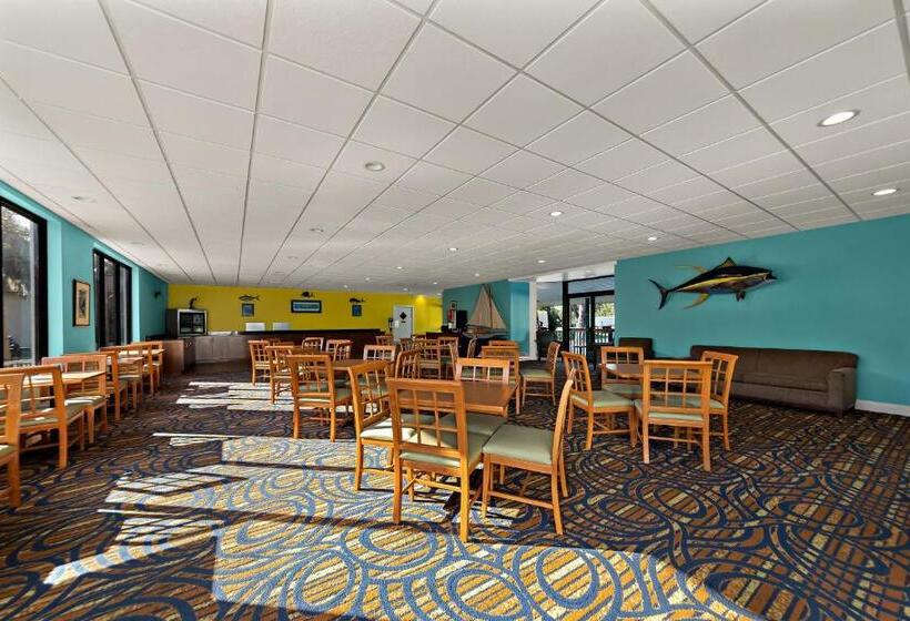 منتجع Paddletail Waterfront Lodge, Trademark Collection By Wyndham