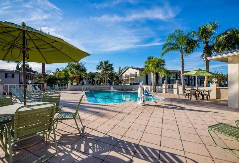 منتجع Paddletail Waterfront Lodge, Trademark Collection By Wyndham