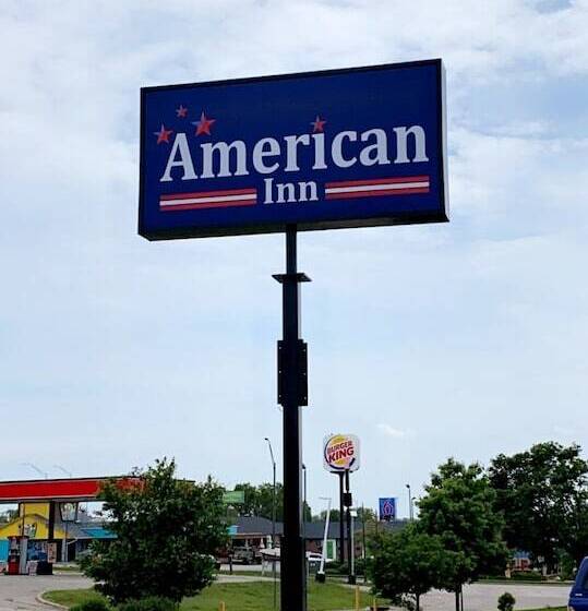 هتل American Inn Cedar Rapids South