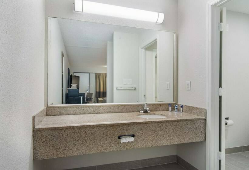 Отель Rodeway Inn