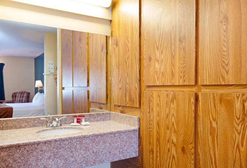 בית מלון כפרי Americas Best Value Inn & Suites Bakersfield Central