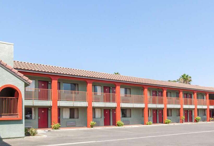 בית מלון כפרי Americas Best Value Inn & Suites Bakersfield Central