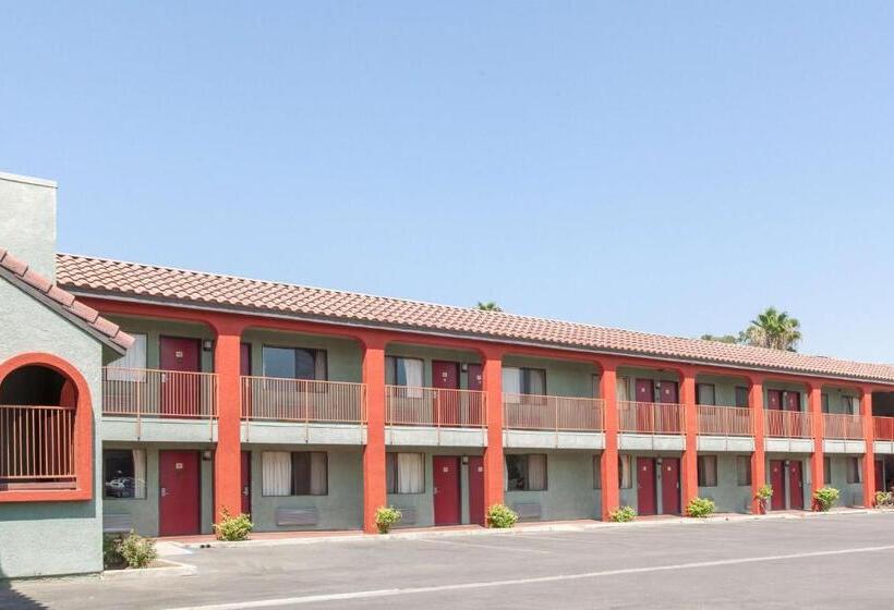 בית מלון כפרי Americas Best Value Inn & Suites Bakersfield Central