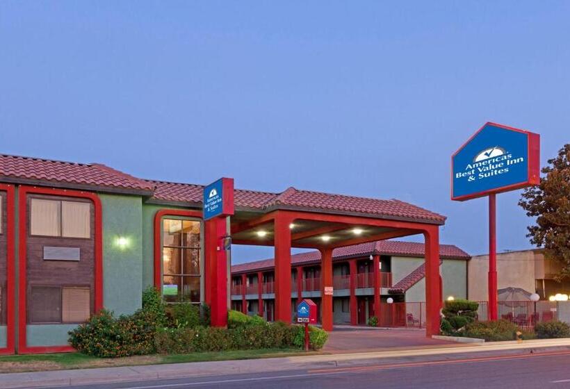 בית מלון כפרי Americas Best Value Inn & Suites Bakersfield Central