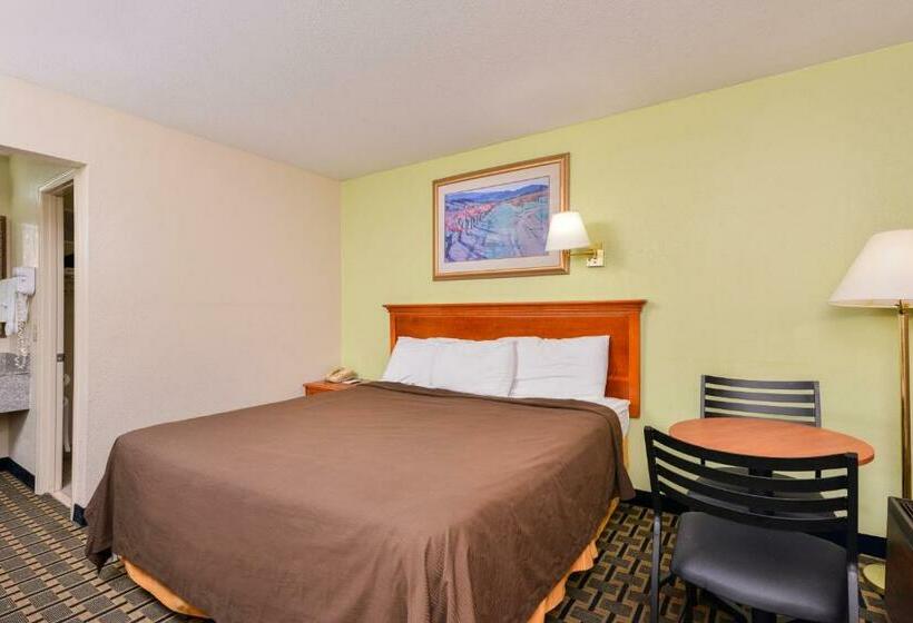 Отель Americas Best Value Inn Nashville Airport S
