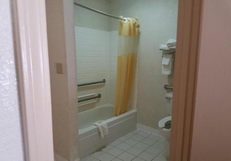 فندق Amerivu Inn & Suites   Helen   Downtown